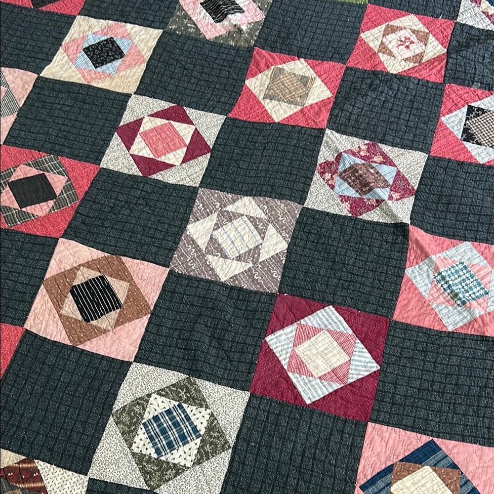 SALE❗️Patchwork Quilt 1880s Pennsylvania Square within Square within Square! - Picture 9 of 17